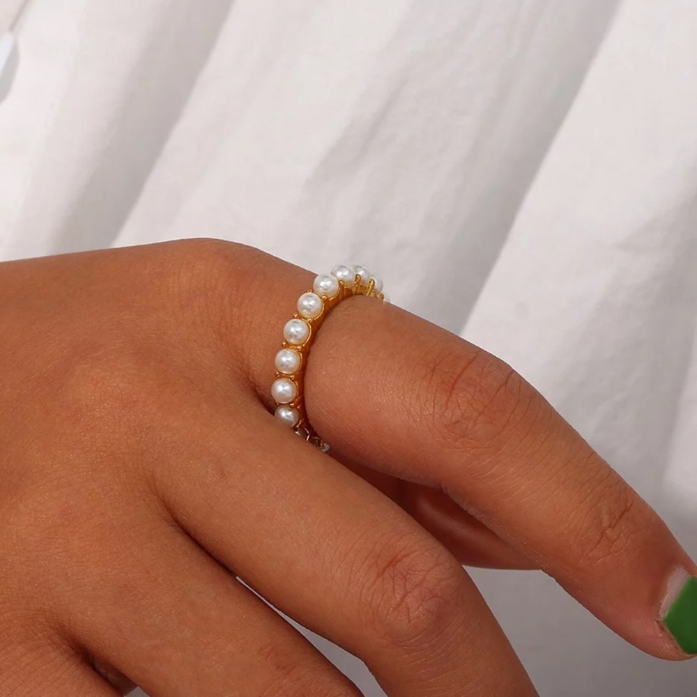 New Elegant 18K Fresh Water Pearl Ring - Picture 2 of 7